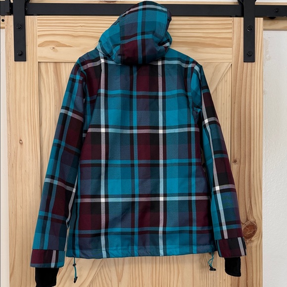 Powder Room Jacket, Global Program - Picture 8 of 14